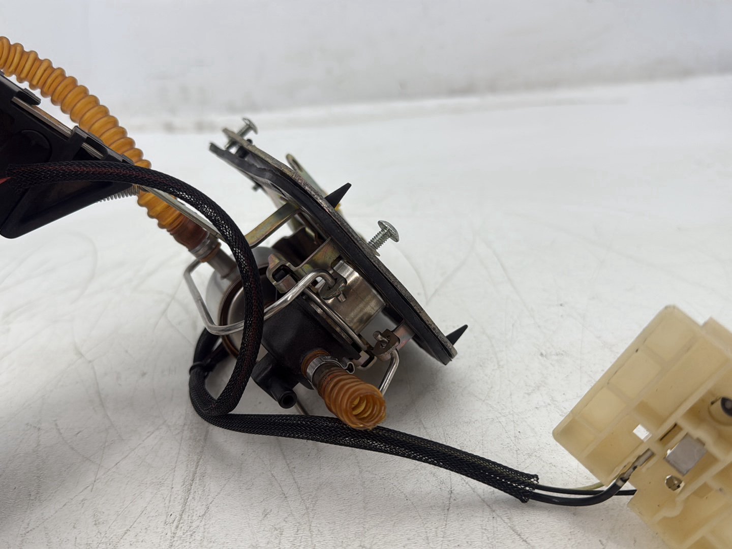 2006 Harley Softail FLSTCI Heritage Classic OEM Fuel Pump Gas Gasoline Petrol Sending