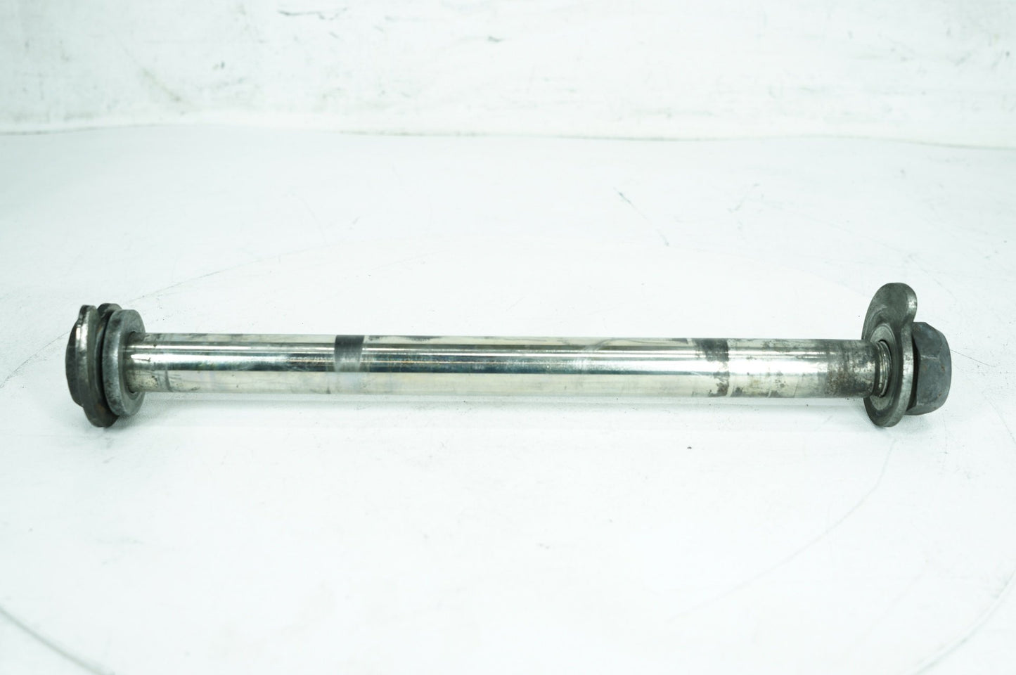 2008 - 2016 Harley-Davidson Touring Electra Glide Ultra Rear Wheel Axle Bolt Shaft 41056-09