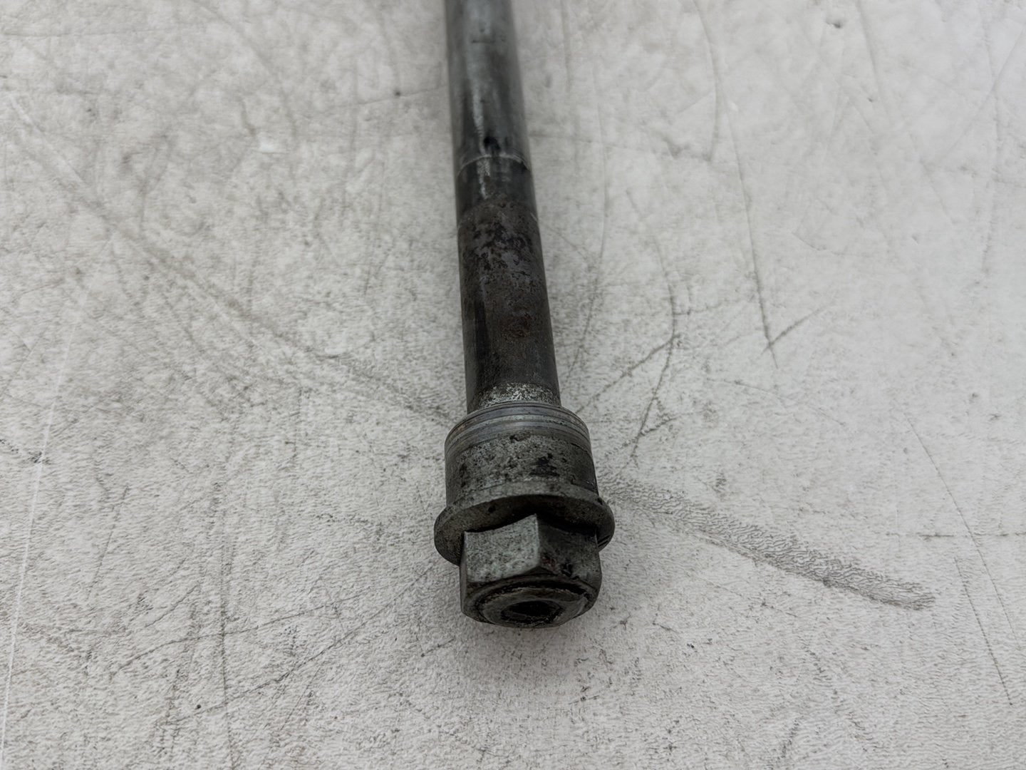 1995 Harley Road King Touring FLHR OEM Rear Wheel Axle Bolt Shaft