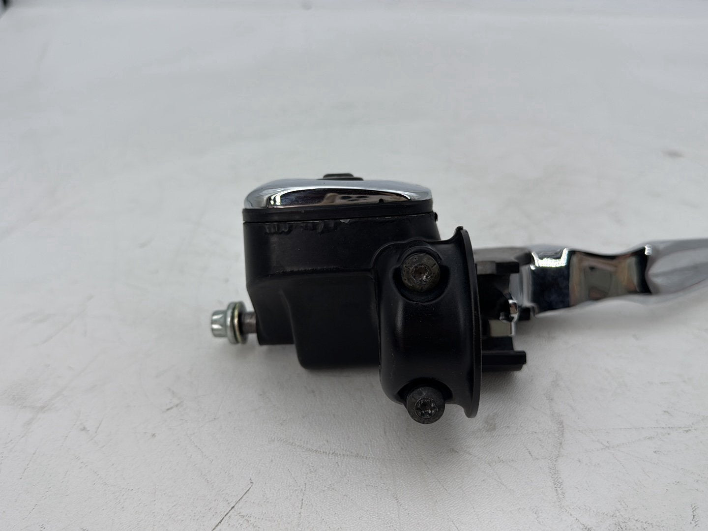2007 - 2012 Harley-Davidson Touring Electra Glide Ultra Front Right Brake Lever Master Cylinder