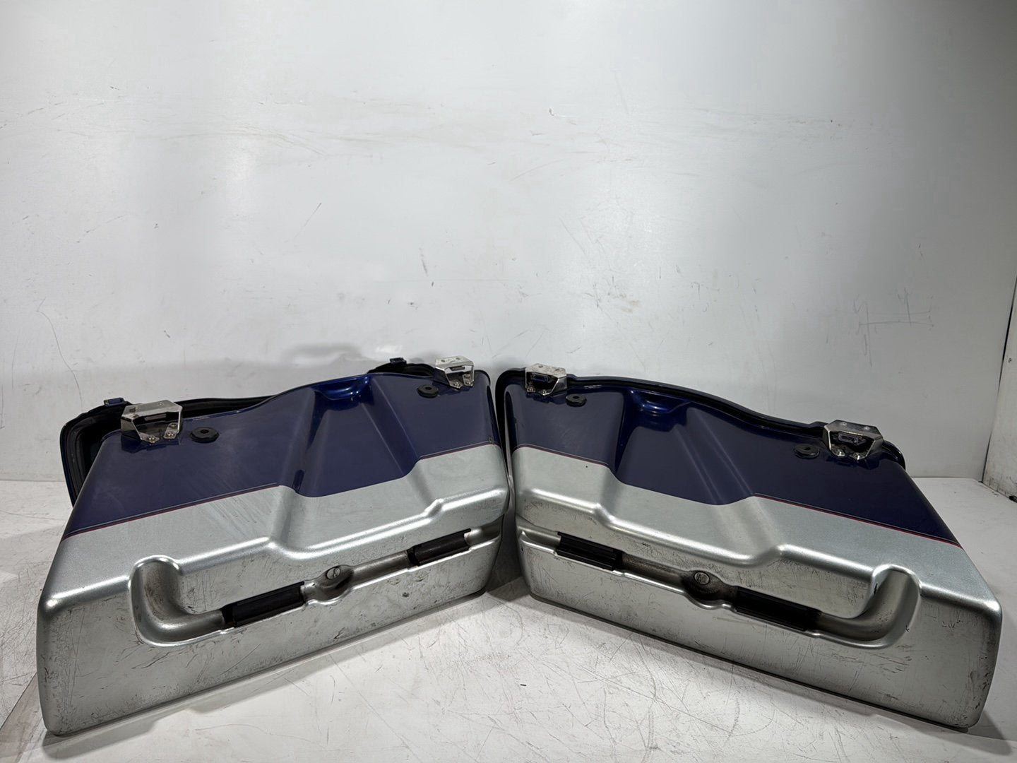 2006 Harley Touring FLHTCI Electra Glide Classic OEM Left Right Saddlebags Luggage NOKey