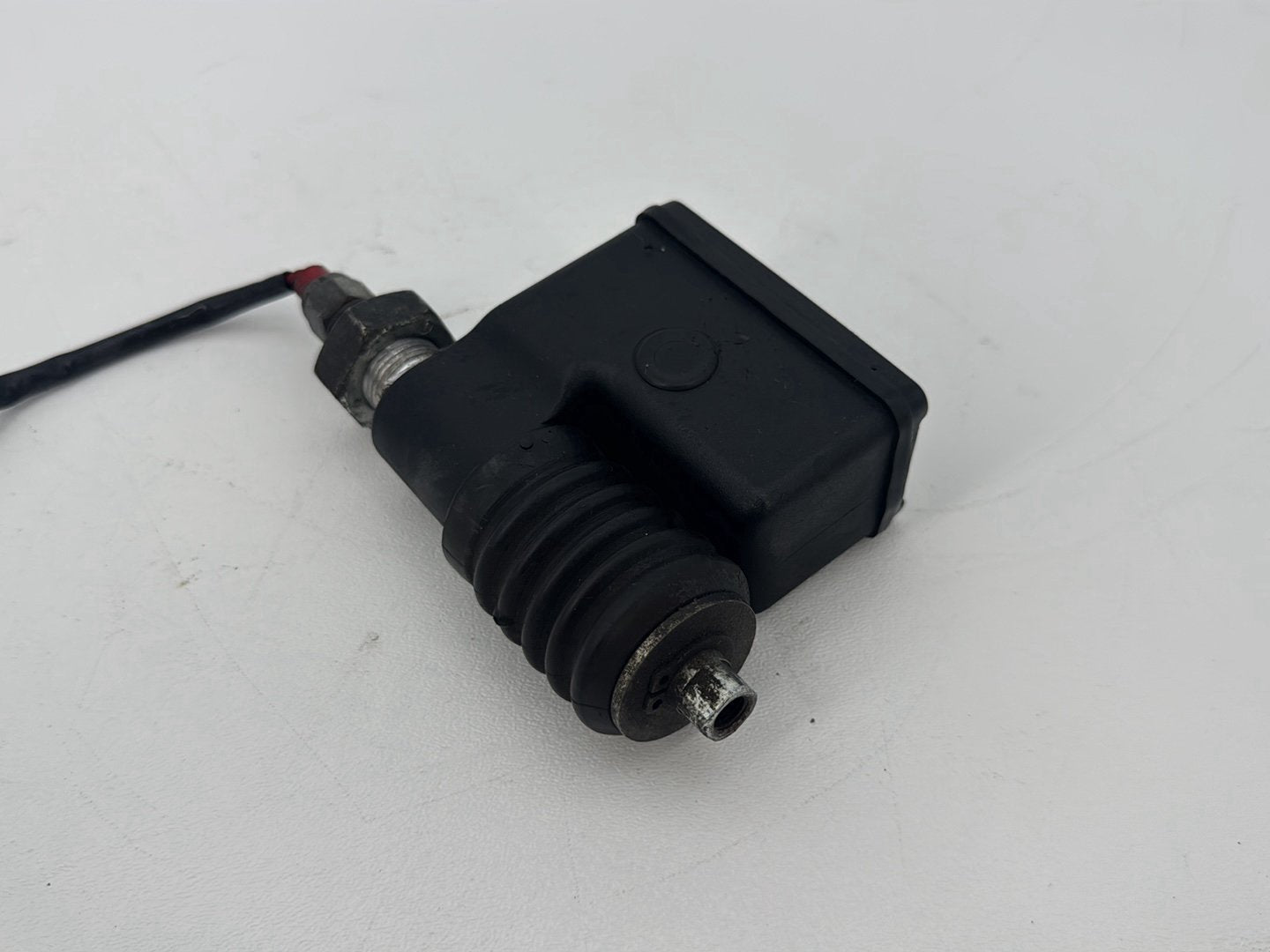 1999 - 2006 Harley-Davidson Dyna Low Rider Rear Brake Master Cylinder Reservoir