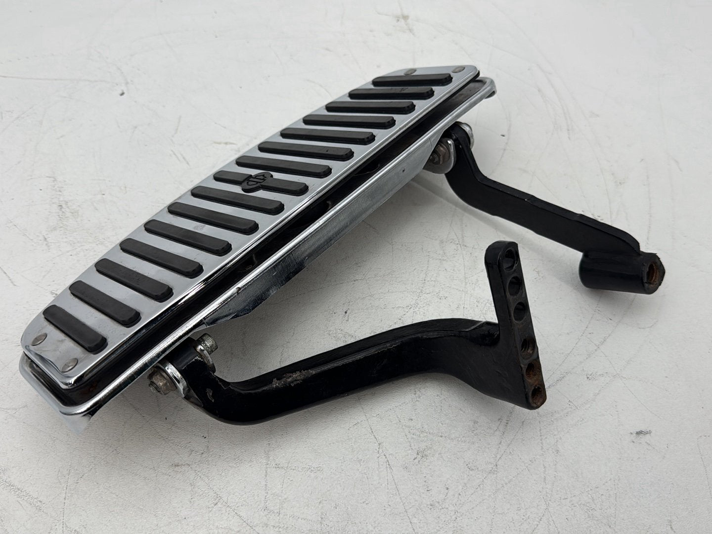 1999 - 2006 Harley-Davidson Touring CVO Screamin Eagle Road King Left Right Driver Floorboard Foot Rest 50621-79A