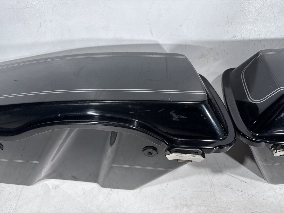 2009 Harley Electra Glide Touring Ultra OEM Left Right Saddlebags Luggage NOKey