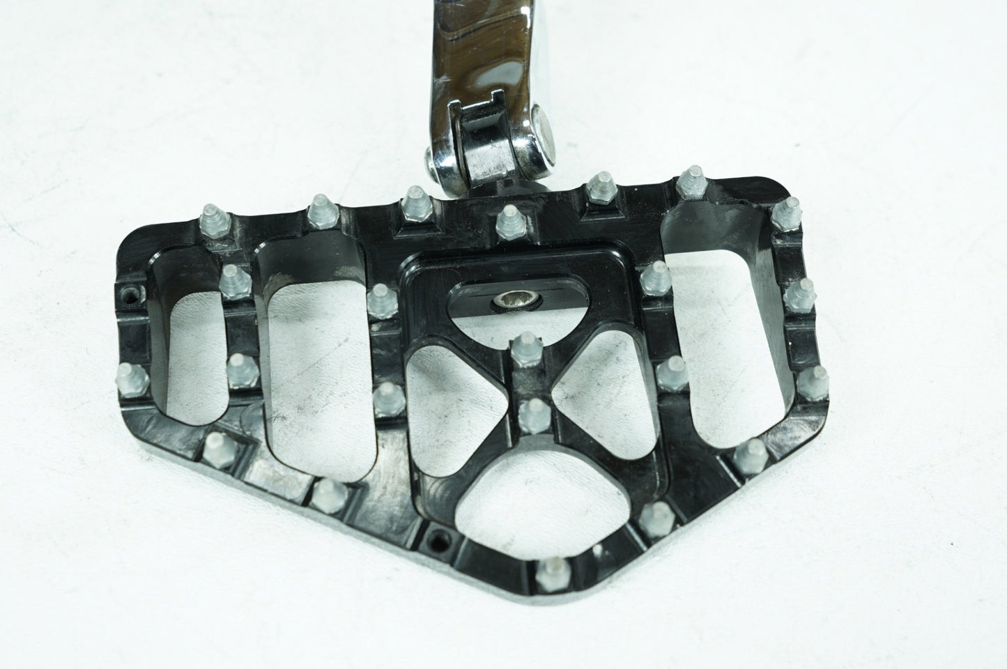 2008 - 2016 Harley-Davidson Touring Street Glide 1 Passenger Floorboard Foot Rest 52719-10
