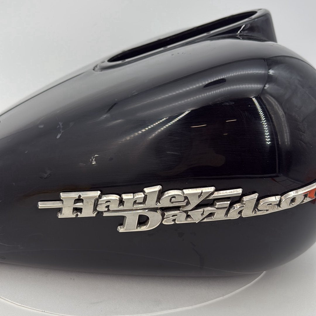 2007 - 2012 Harley-Davidson Touring Street Glide Fuel Gas Tank Gasoline Reservoir  	61356-03