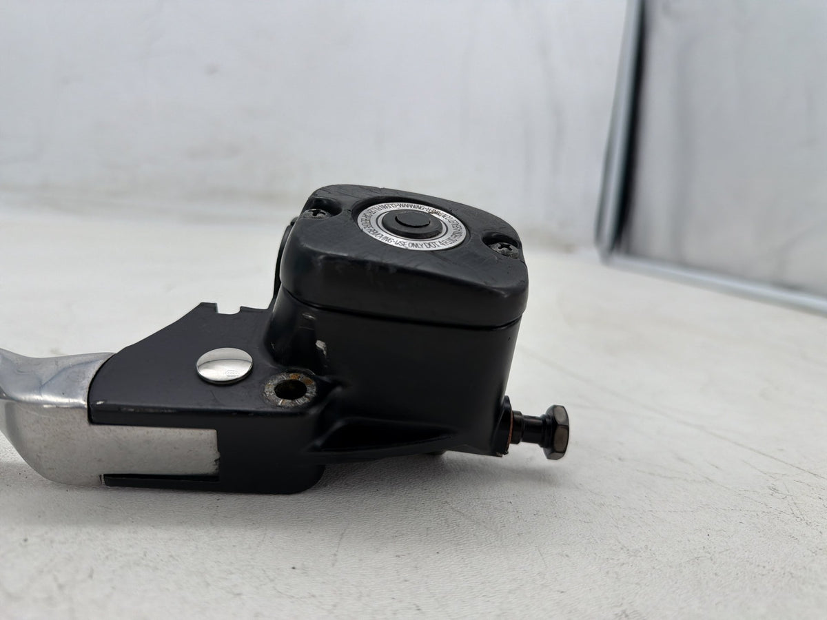 2016 Harley Dyna Fat Bob FXDF OEM Front Right Brake Lever Master Cylinder 11/16