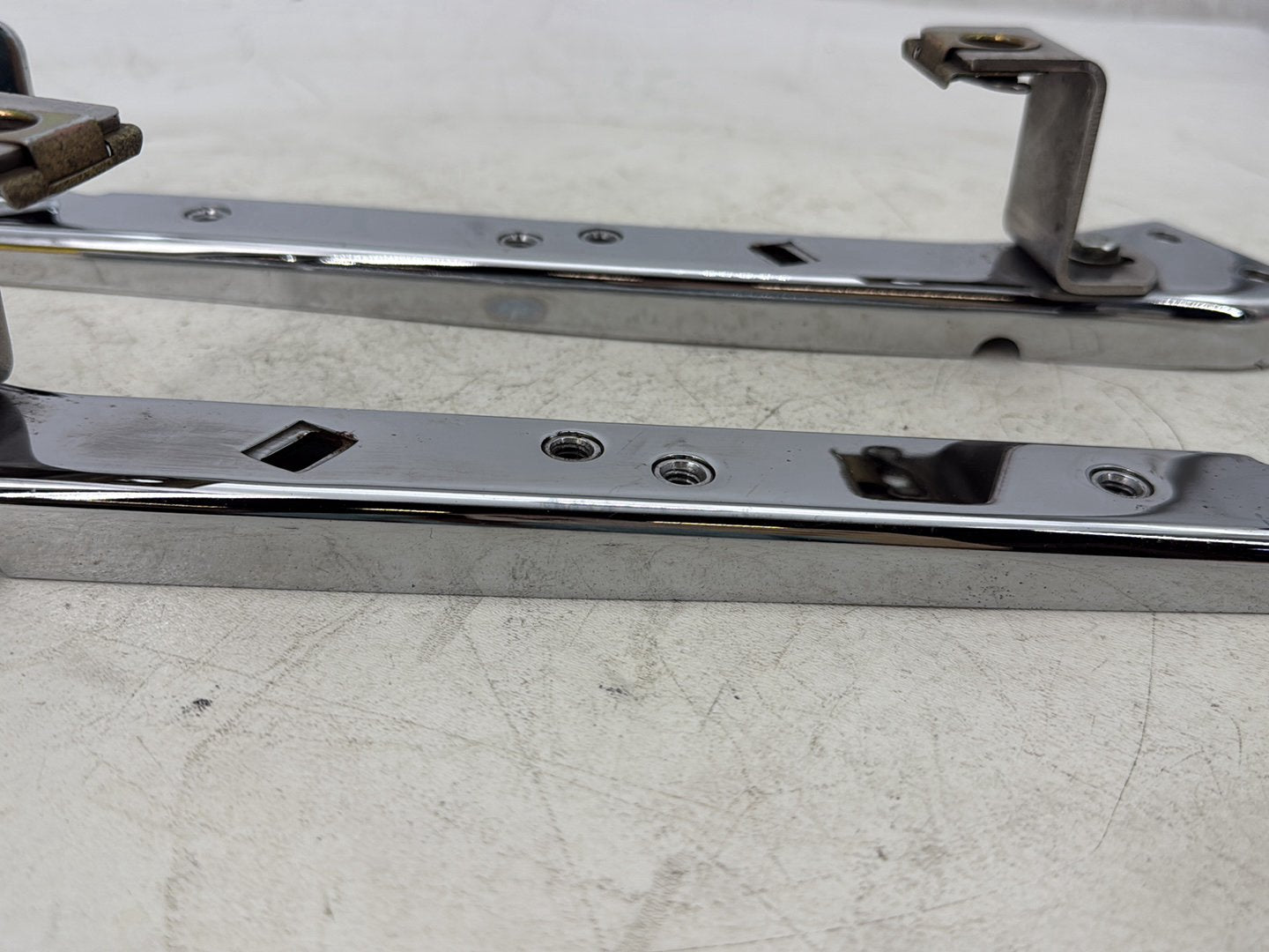 1998 Harley Touring FLHTCUI Electra Glide Ultra OEM Left Right Saddlebag Fender Struts Brackets
