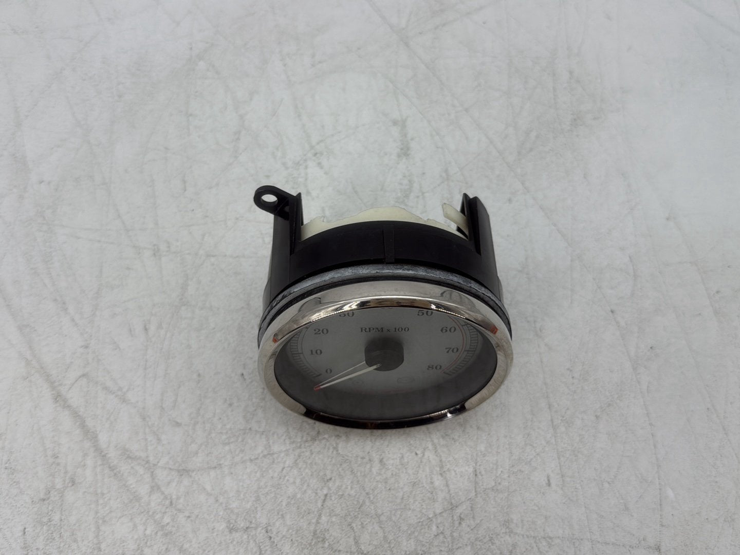 2010 Harley Street Glide Touring FLHX OEM Tachometer Tacho Gauge Instrument Cluster