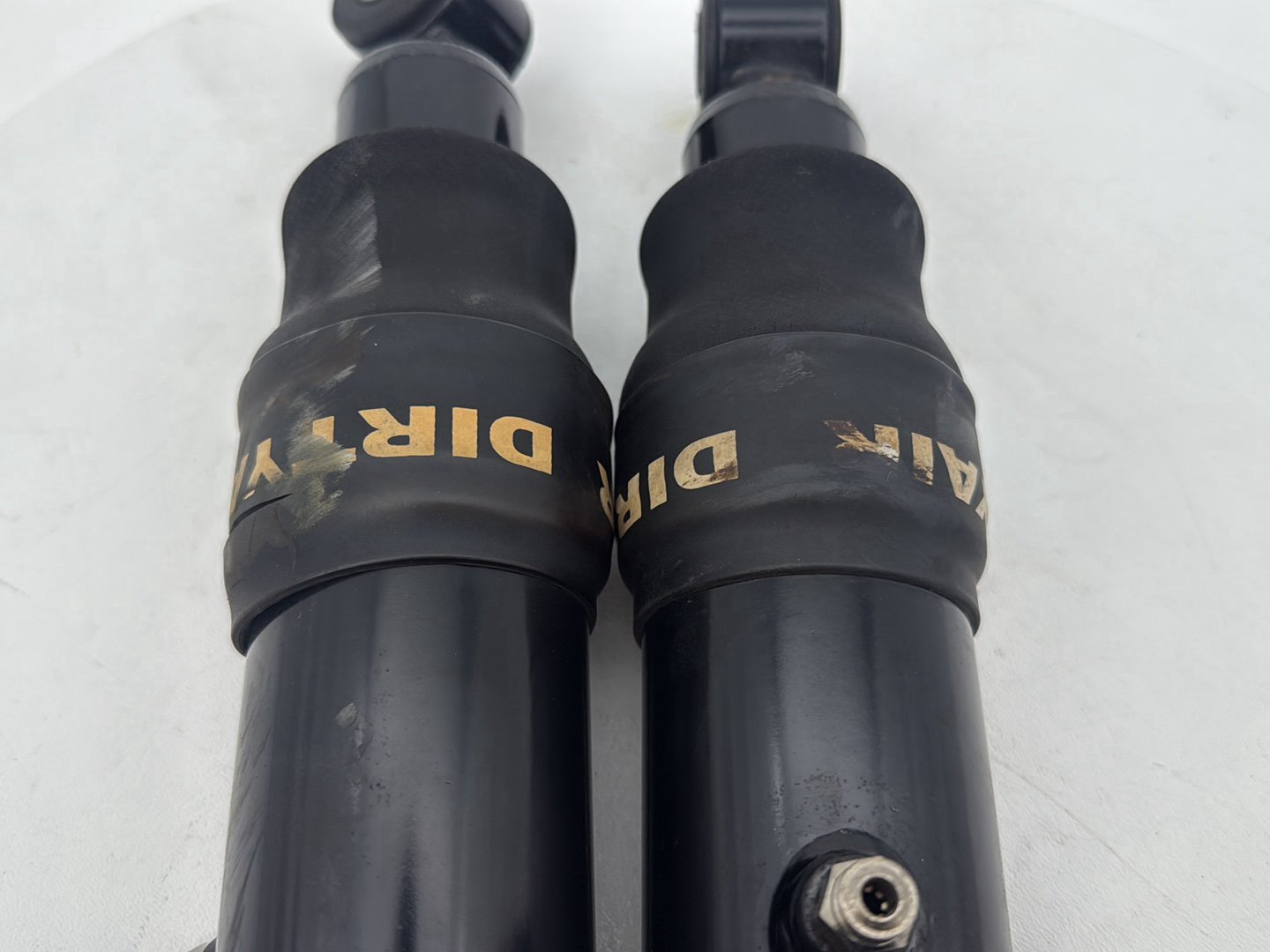 2019 - 2023 Harley-Davidson Touring Road King Special Rear Left Right Shock Absorbers Dirty Air