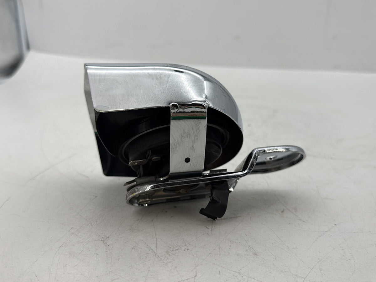 2005 Harley Touring FLHRCI Road King Classic OEM Horn Signal Klaxon Chrome Cover