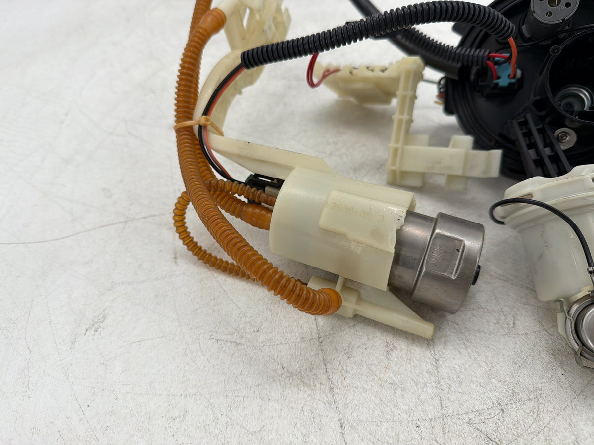 13 Harley Electra Glide Touring FLHTCU OEM Fuel Pump Gas Gasoline Petrol Sending