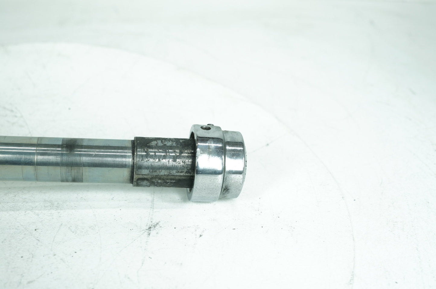 2008 - 2016 Harley-Davidson Touring Road Glide Custom Front Wheel Axle Bolt Shaft 41547-07A