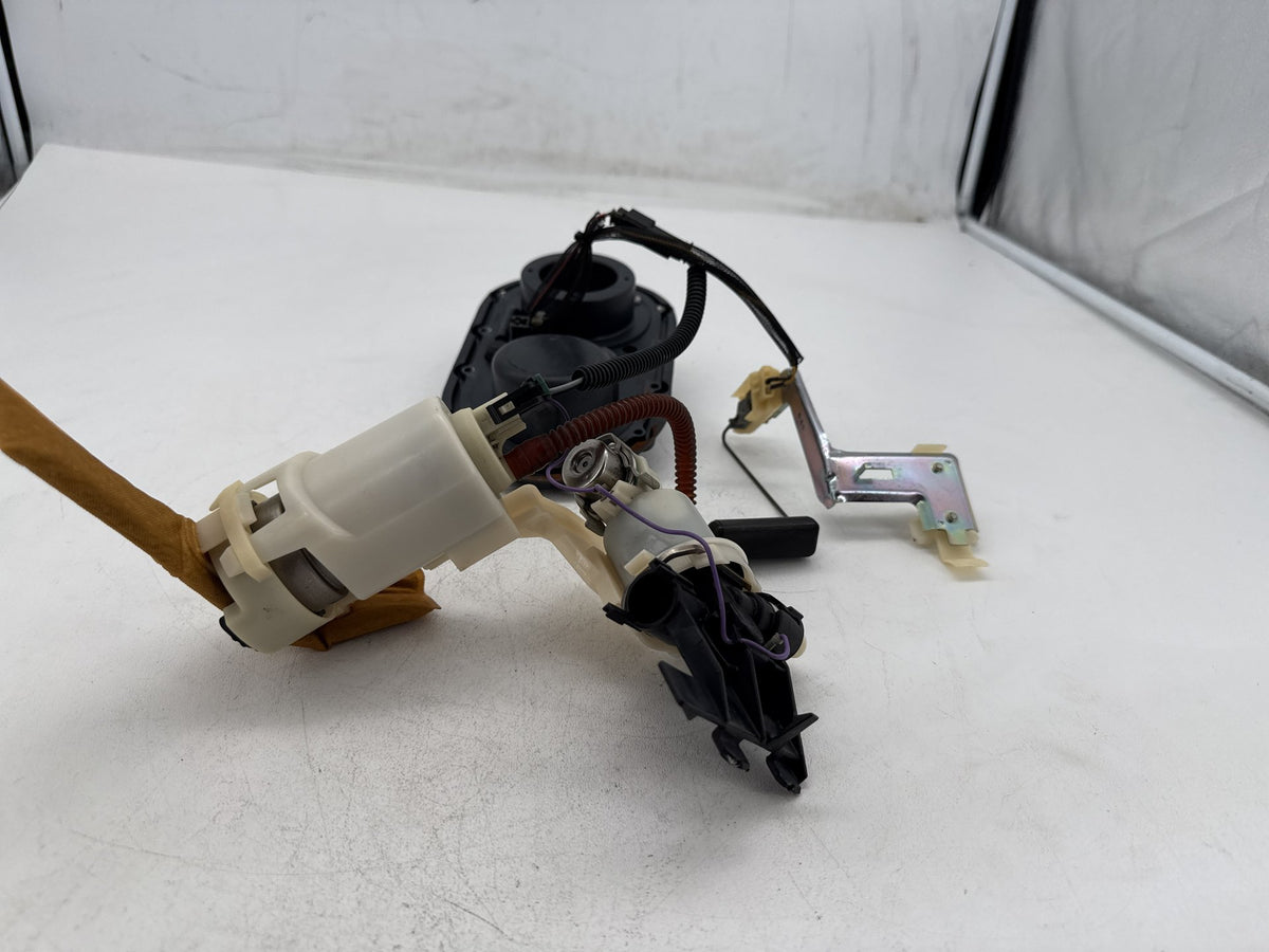2014 Harley Dyna Switchback FLD OEM Fuel Pump Gas Gasoline Petrol Sending
