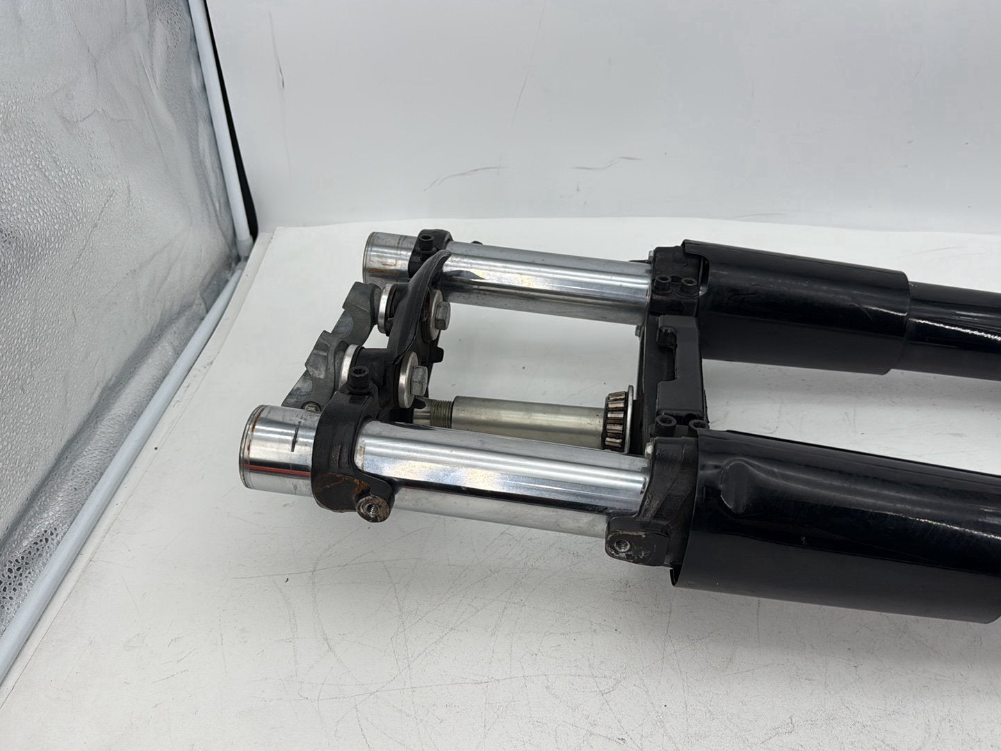 2015 Harley Touring FLHXS Street Glide OEM Front Triple Tree Set & LH RH Fork Legs Sliders