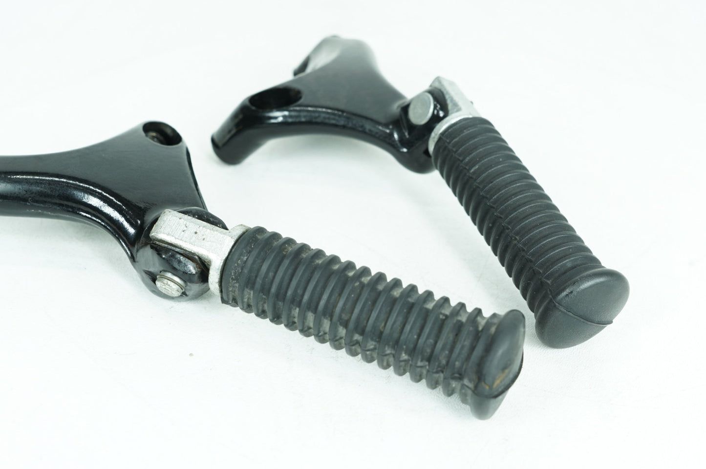 2013 Harley Sportster XL883N Iron 883 OEM Passenger Left & Right Foot Pegs