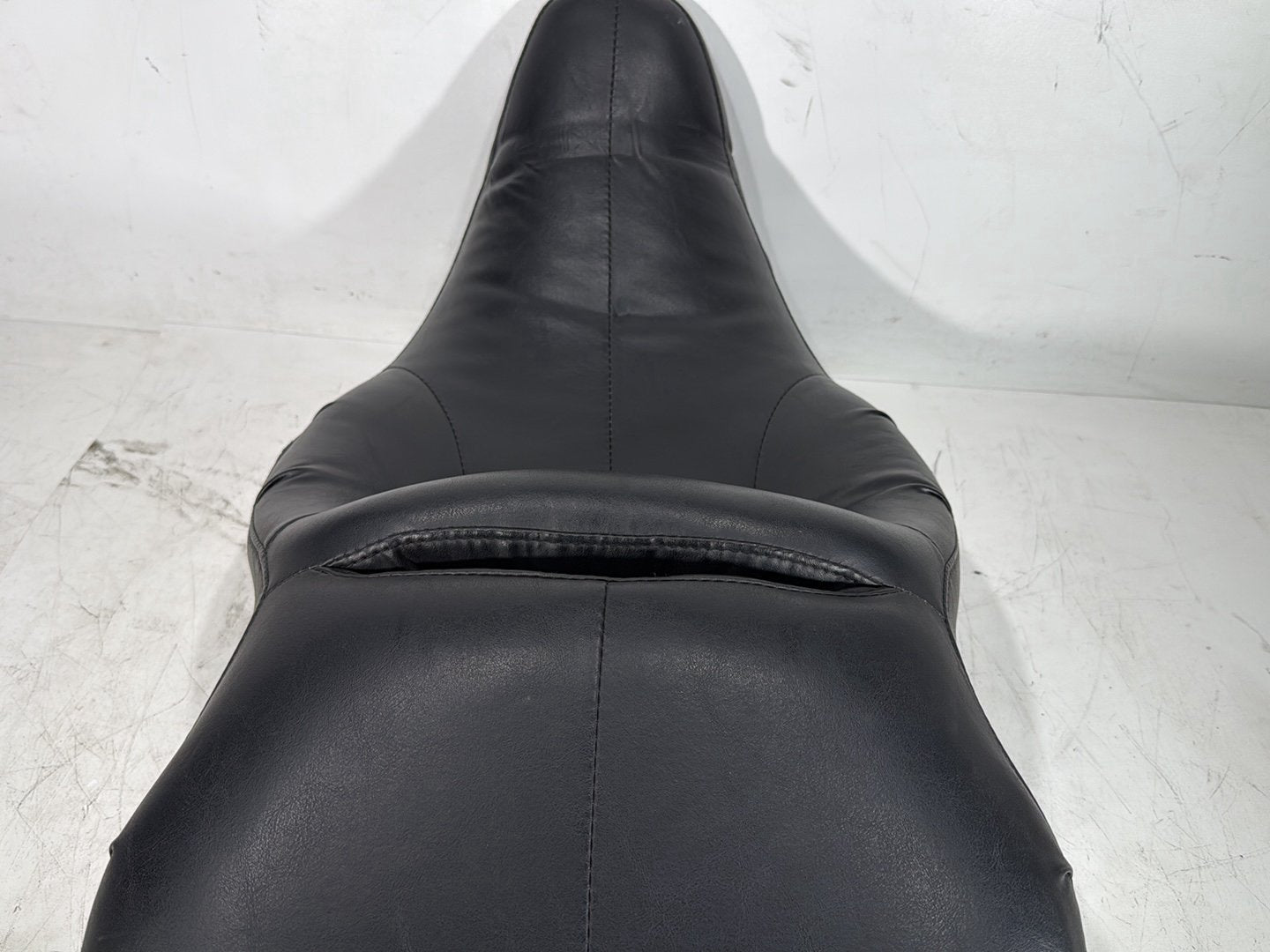 2007 Harley Touring FLHTC Electra Glide Classic OEM Passenger Rider Driver Seat Saddle