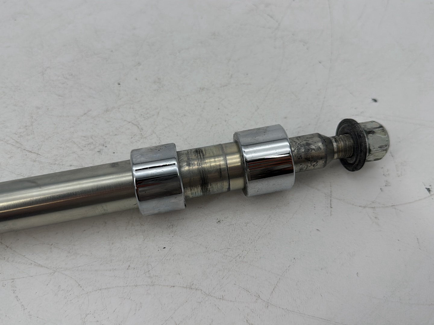 1999 - 2006 Harley-Davidson Touring Road King Classic Front Wheel Axle Bolt Shaft  	43364-00