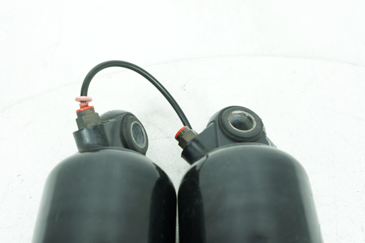 2007 - 2012 Harley-Davidson Touring Street Glide Rear Left Right Shock Absorbers   54662-02A