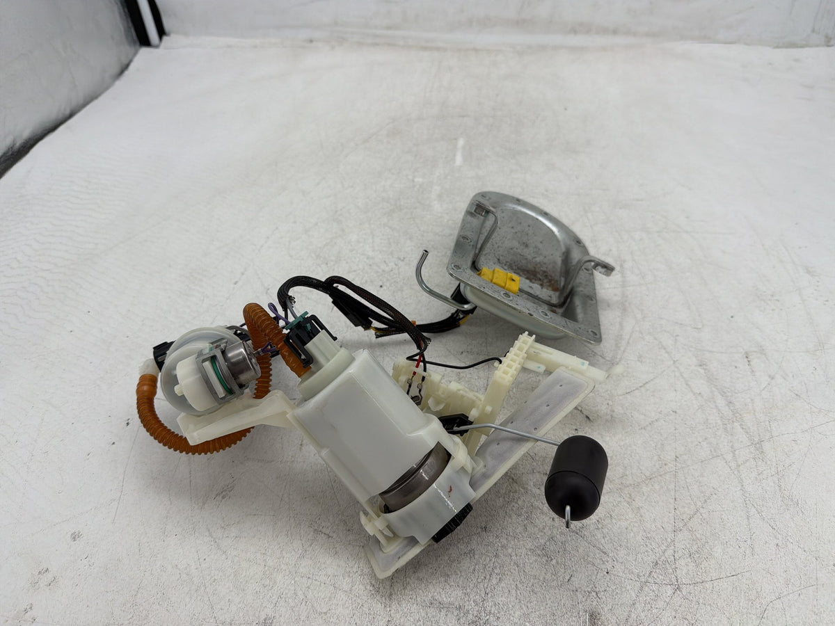 2012 Harley Dyna Fat Bob FXDF 103 OEM Fuel Pump Gas Gasoline Petrol Sending