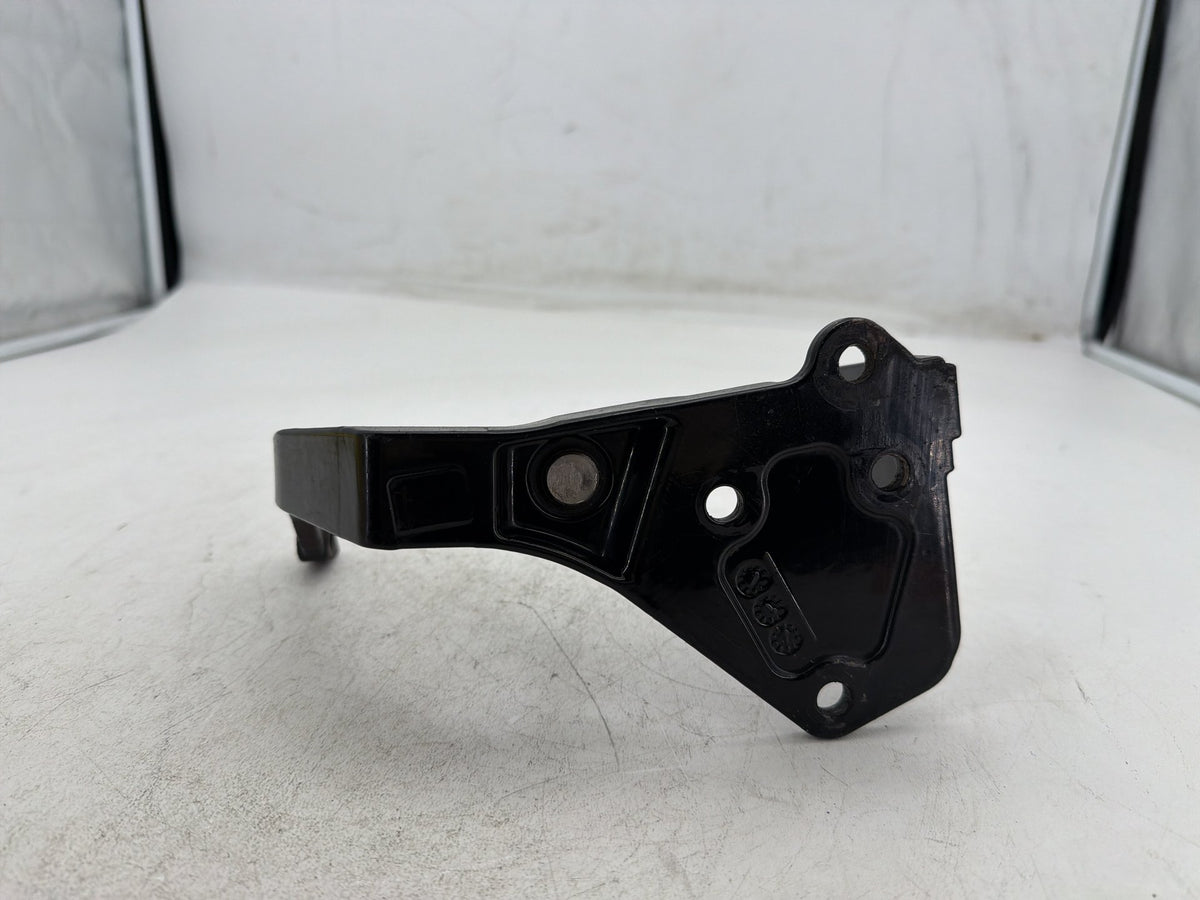 2002 Harley Heritage Softail Classic FLSTC OEM Right 1 Footboard Mount Bracket