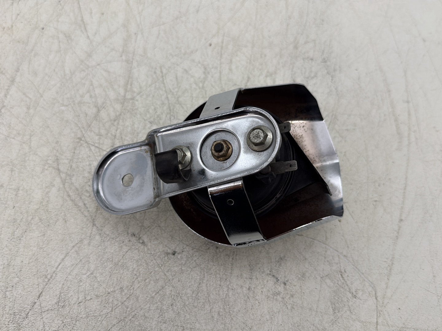 2007 Harley Touring FLHTC Electra Glide Classic OEM Horn Signal Klaxon Chrome Cover