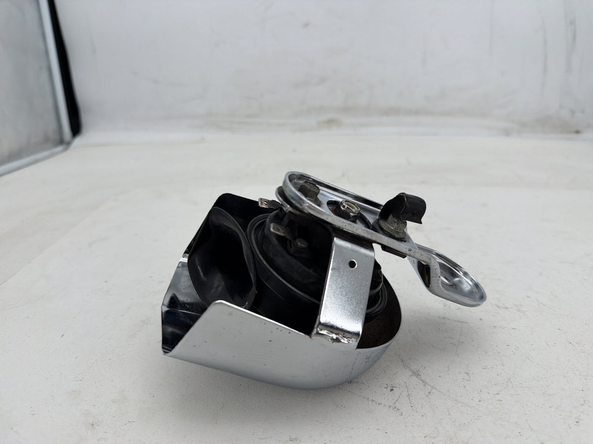 2003 Harley Electra Glide Touring Ultra OEM Horn Signal Klaxon Chrome Cover