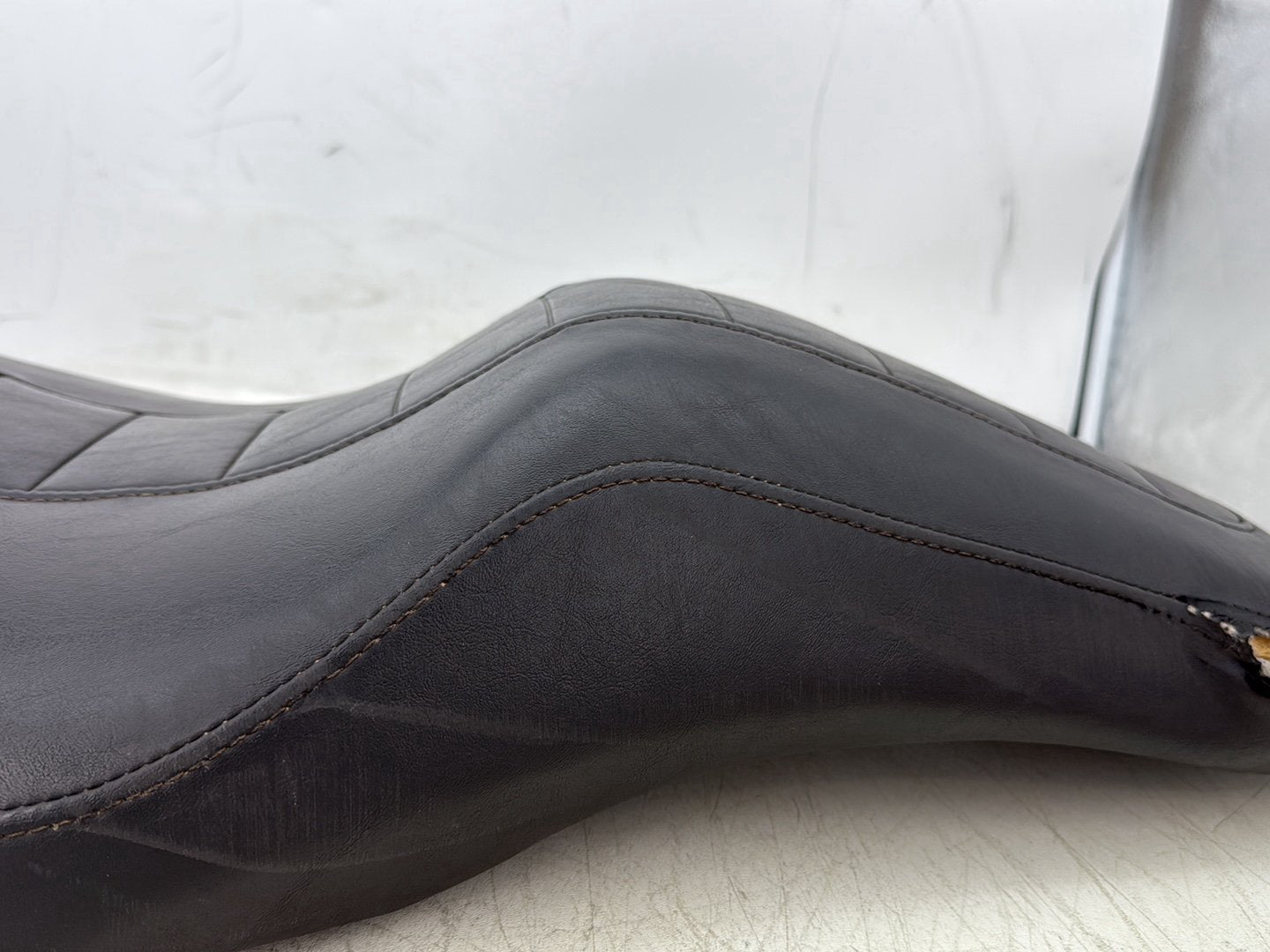 2012 Harley Dyna Super Glide Custom FXDCI OEM Passenger Rider Driver Seat Saddle