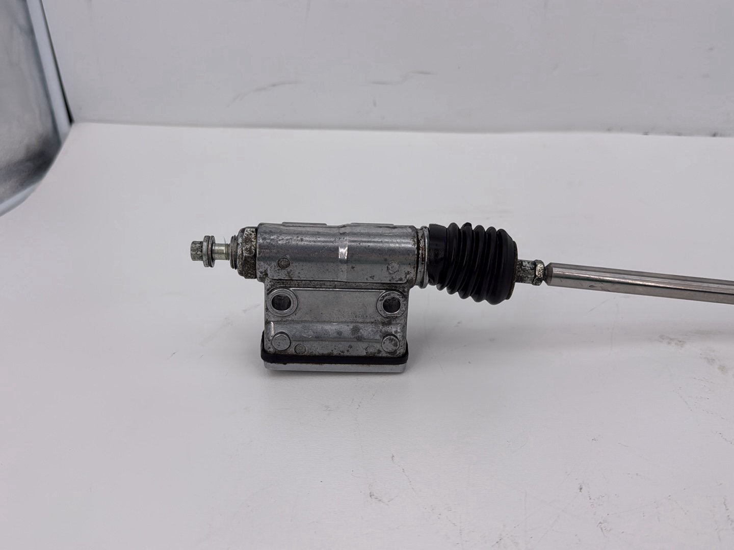 2003 Harley Sportster XL1200C 1200 Custom Anniversary OEM Rear Brake Master Cylinder Reservoir