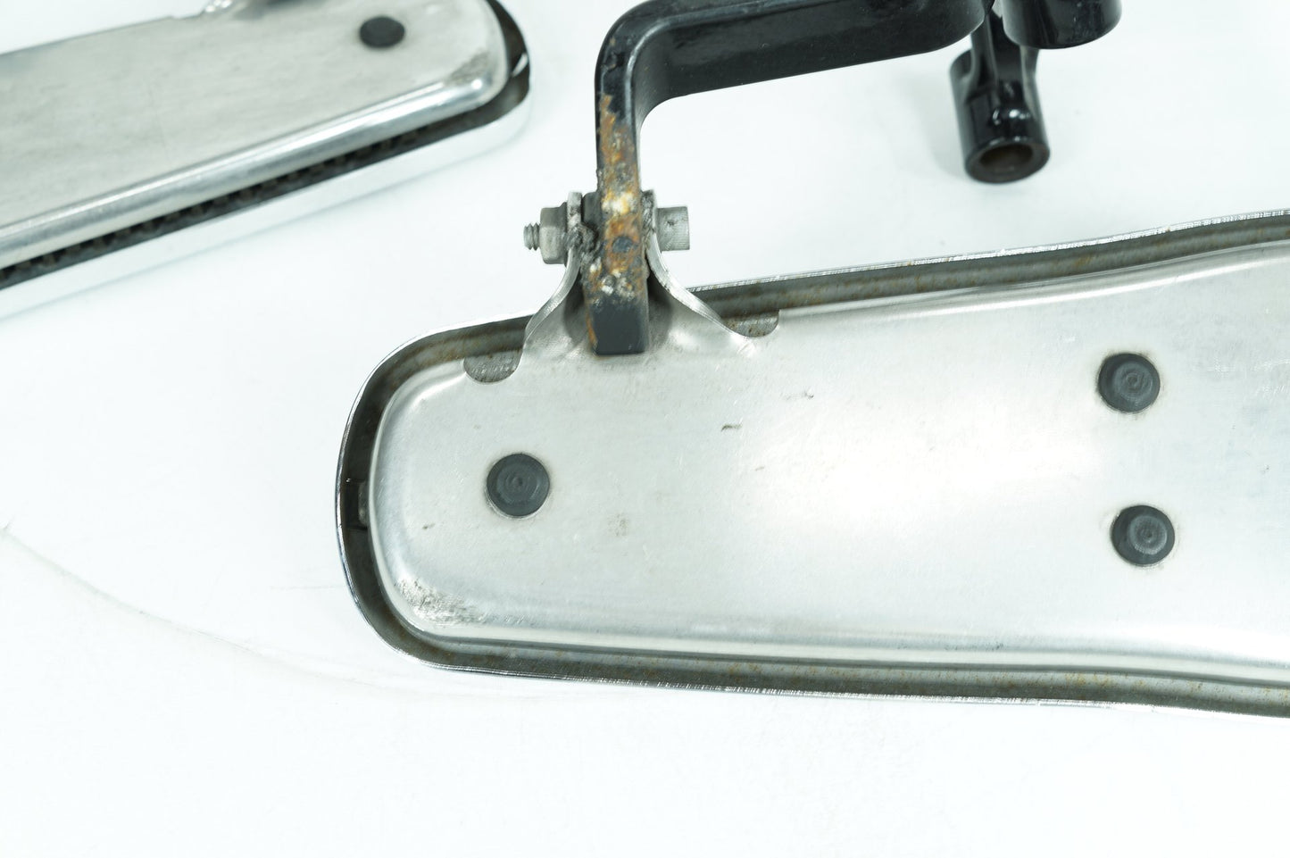 1999 - 2006 Harley-Davidson Softail Deluxe Left Right Driver Floorboard Foot Rest 42431-00A