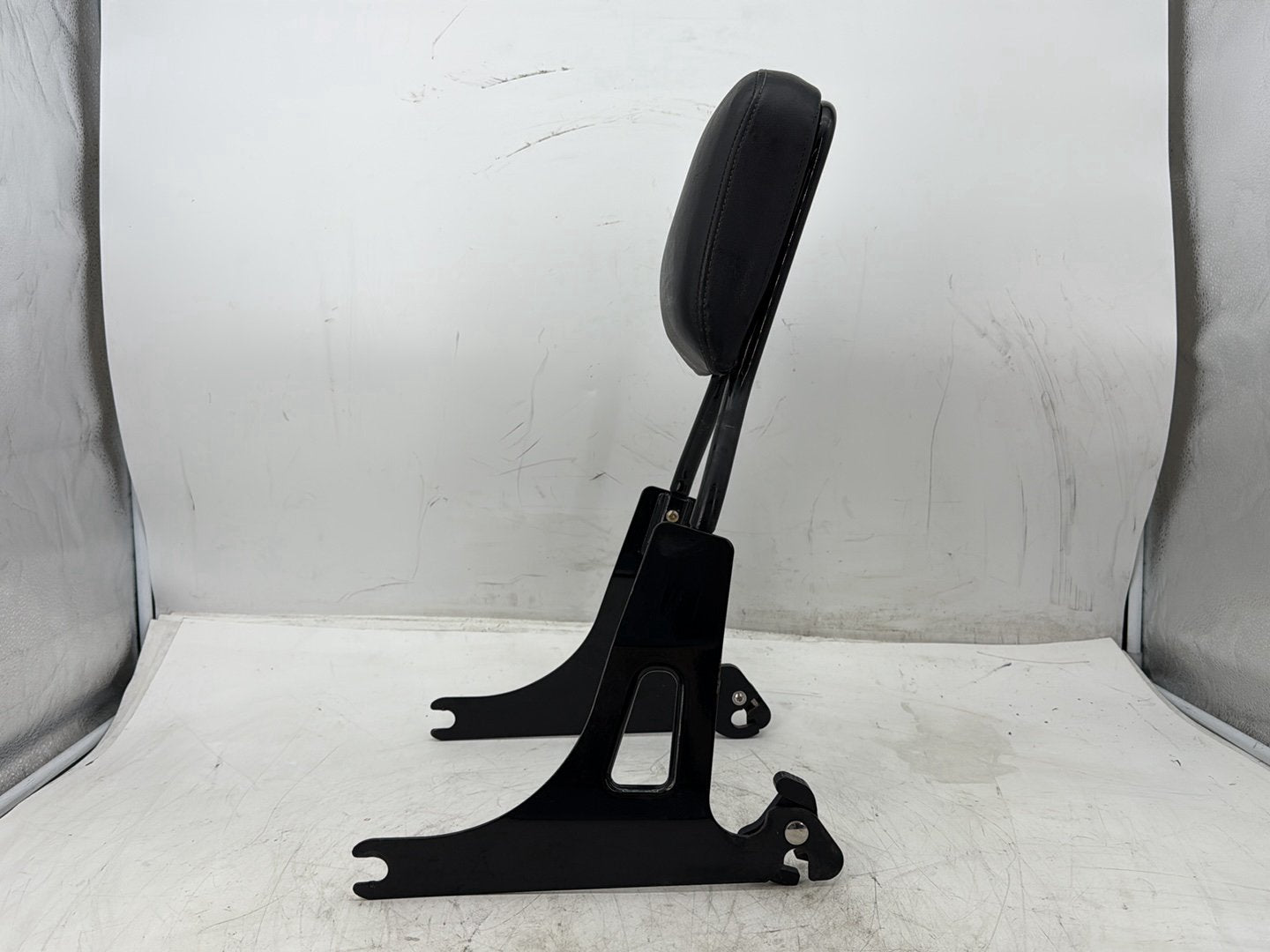 2012 Harley Dyna FXDF Fat Bob OEM Rear Sissy Bar w/ Backrest Cushion Pad