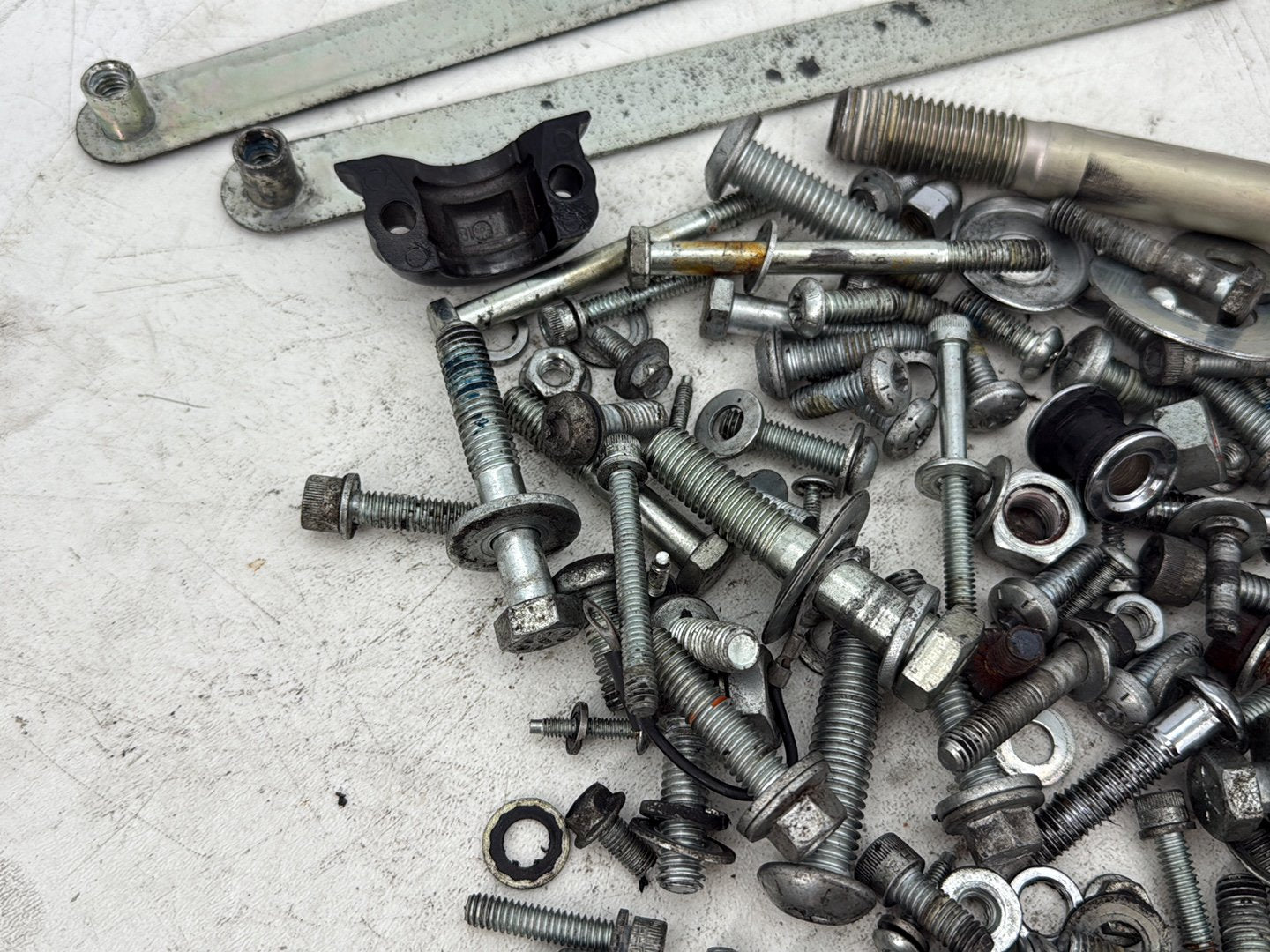 2010 Harley Dyna Fat Bob FXDF OEM Hardware Bolts Nuts & Brackets