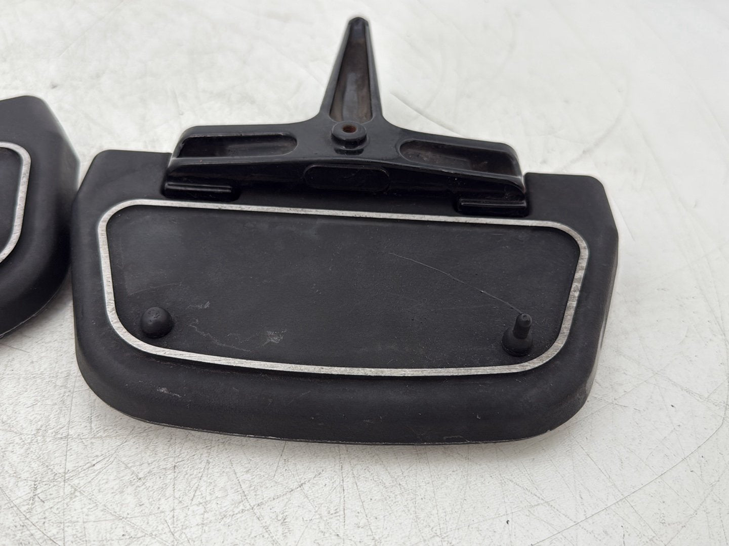 2006 Harley Electra Glide Touring Classic FLHTCI OEM Left & Right Passenger Floorboard Foot Rest