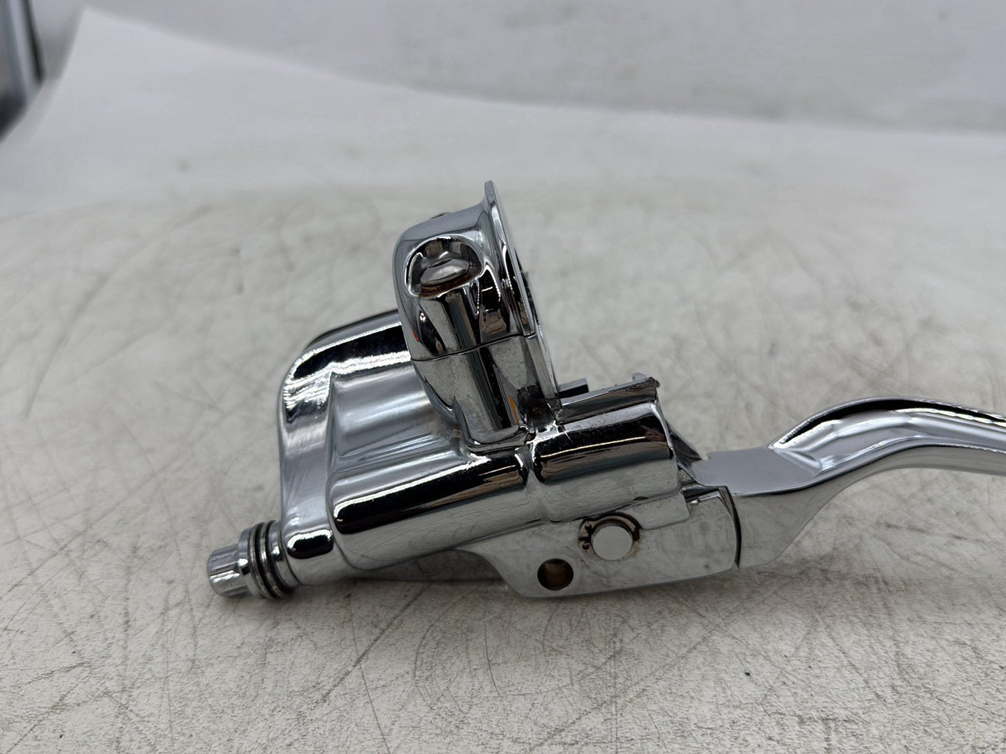 2007 Harley Dyna Street Bob FXDBI OEM Front Right Brake Lever Master Cylinder