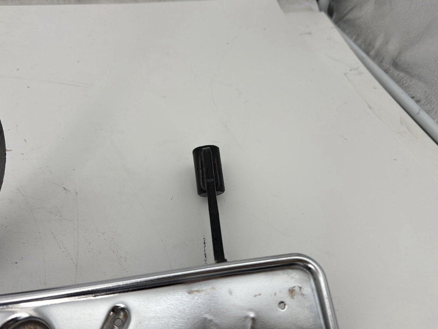 2003 Harley Electra Glide Touring Ultra FLHTCUI OEM Left Right Driver & Pass Floorboard Foot Rest