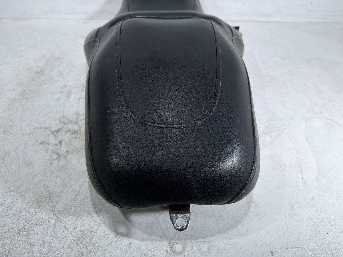 2010 Harley Street Glide Touring FLHX OEM Passenger Rider Driver Seat Saddle