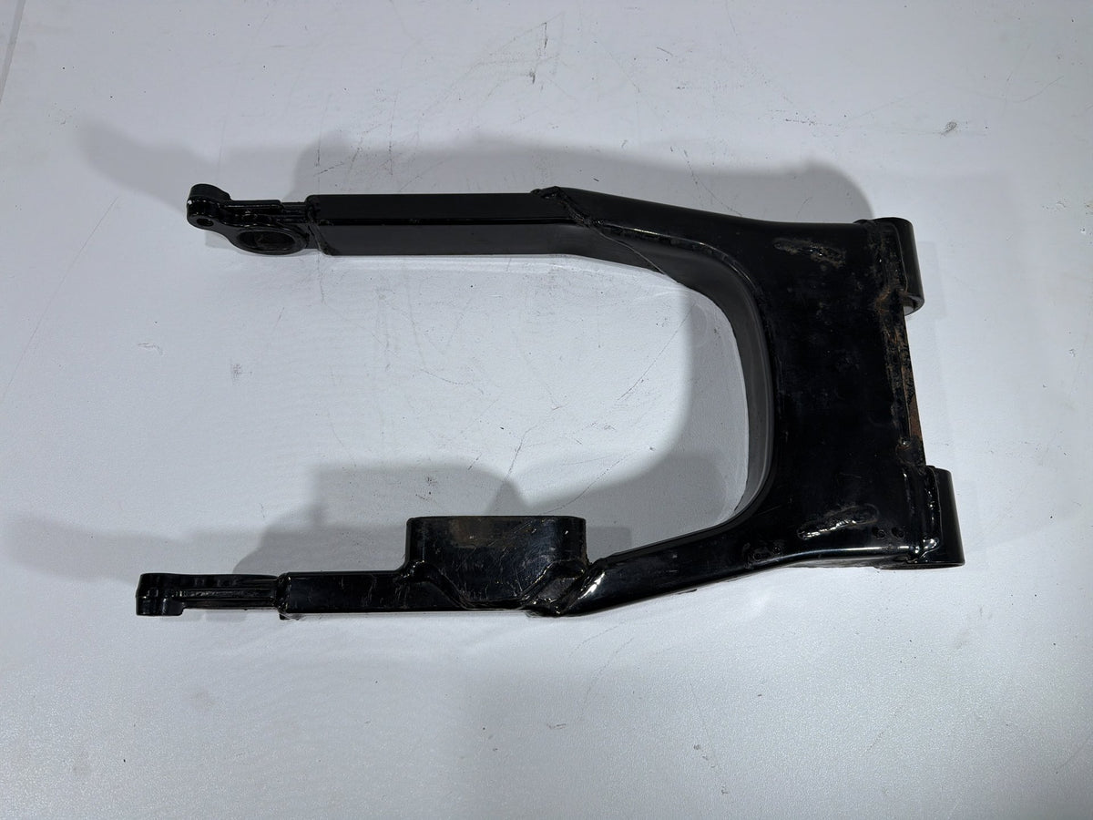 2004 Harley Electra Glide Touring Ultra OEM Rear Fork Swingarm Swing Arm