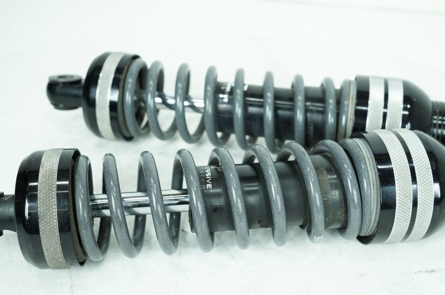 2008 - 2016 Harley-Davidson Touring Road Glide Ultra Rear Left Right Shock Absorbers 944-4002UT