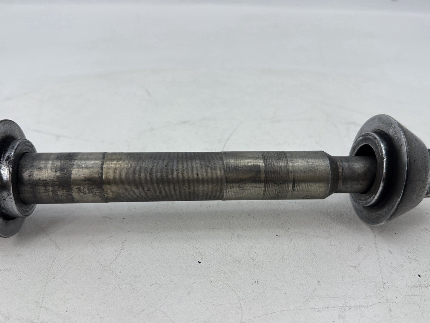 2007 - 2012 Harley-Davidson Dyna Super Glide Front Wheel Axle Bolt Shaft 41628-08