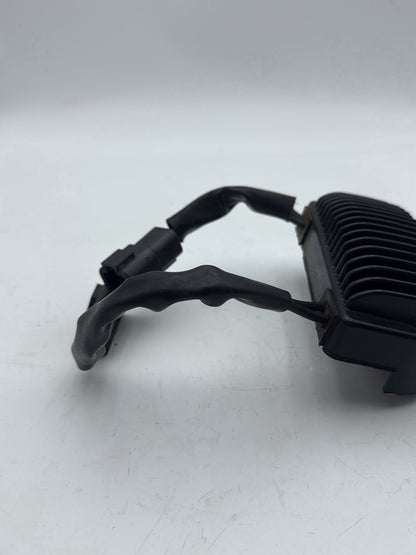 2007 - 2012 Harley-Davidson Dyna Street Bob Voltage Regulator Rectifier   	74631-06