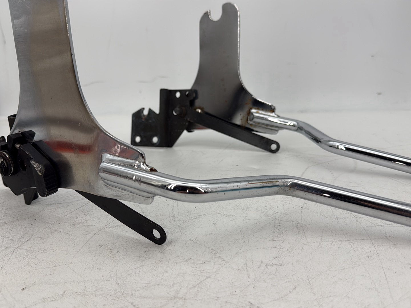 2006 Harley Touring FLHRI Road King OEM Rear Back Sissy Bar Rail Sissybar