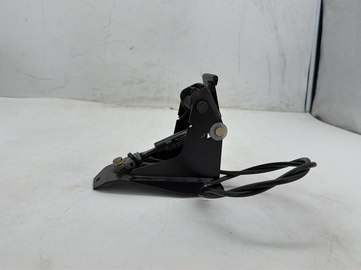 2007 Harley Street Glide Touring FLHX OEM Adjustable Rider Backrest Lift Mount