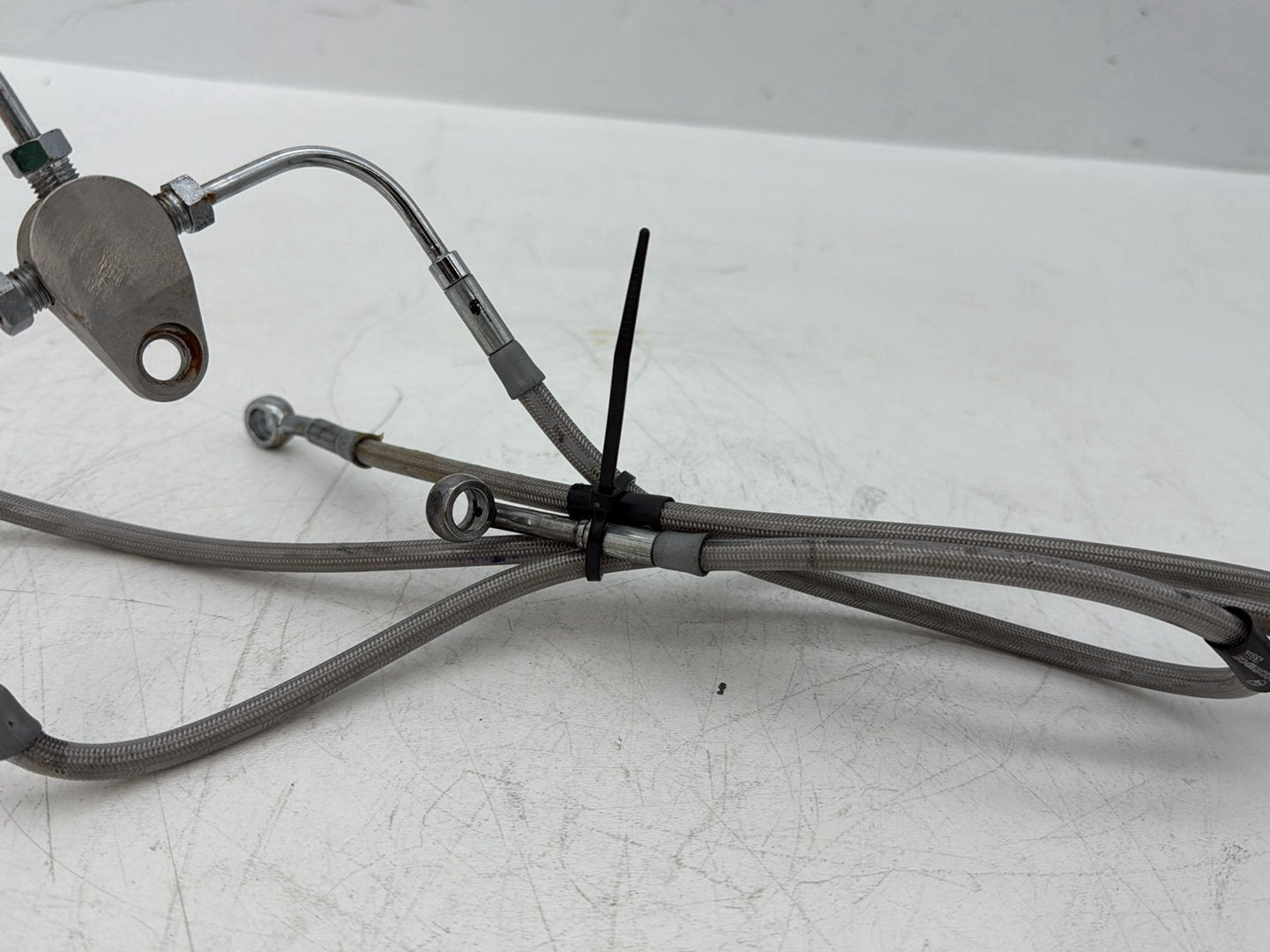 2005 Harley Touring FLHRCI Road King Classic OEM Front Brake Hose Line Pipe