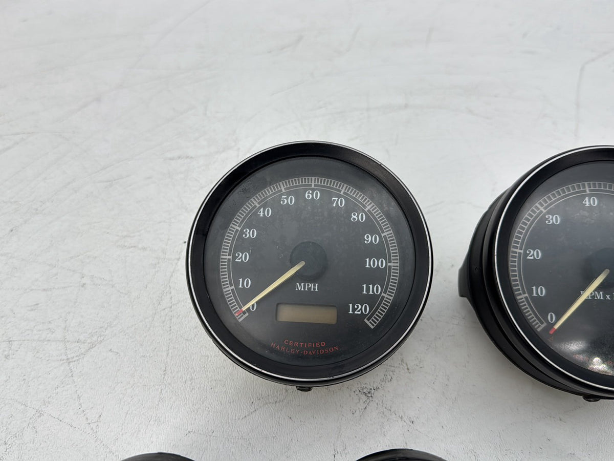 1999 - 2006 Harley-Davidson Touring Electra Glide Classic Air Oil Volt Fuel Tacho Speedo Gauges 60677-94A