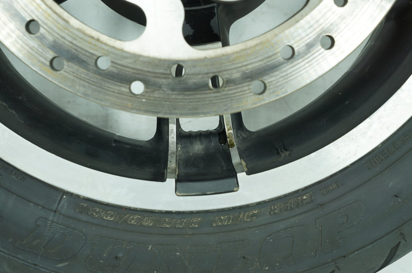 2016 - 2025 Harley-Davidson Touring Street Glide Rear Wheel Rim Tire 40900033