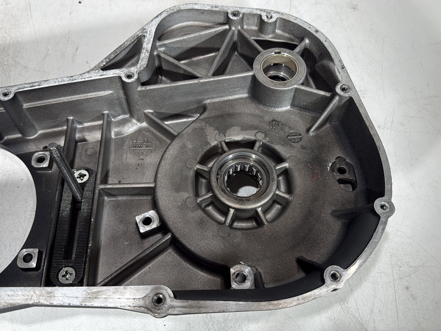 1999 - 2006 Harley-Davidson Touring Road King Police Inner Primary Clutch Cover 60677-01A
