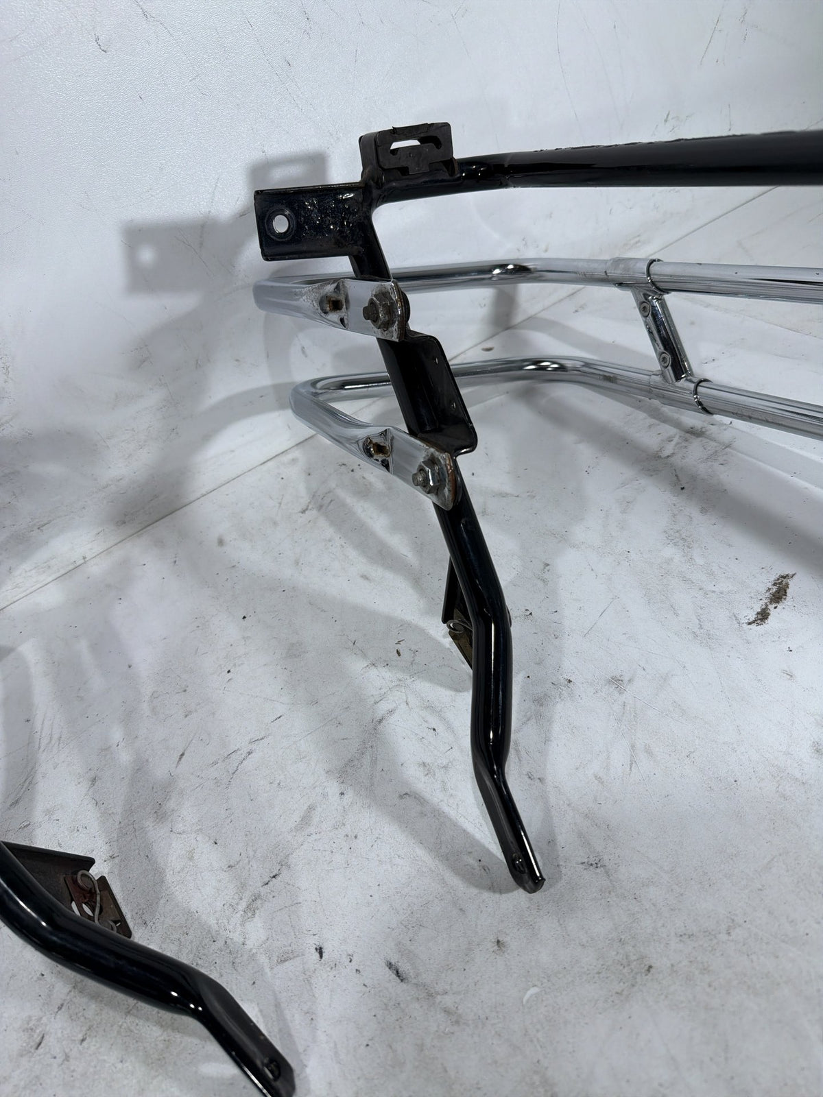 2010 Harley Electra Glide Touring Ultra OEM Rear LH RH Saddlebag Guard Rails Bar