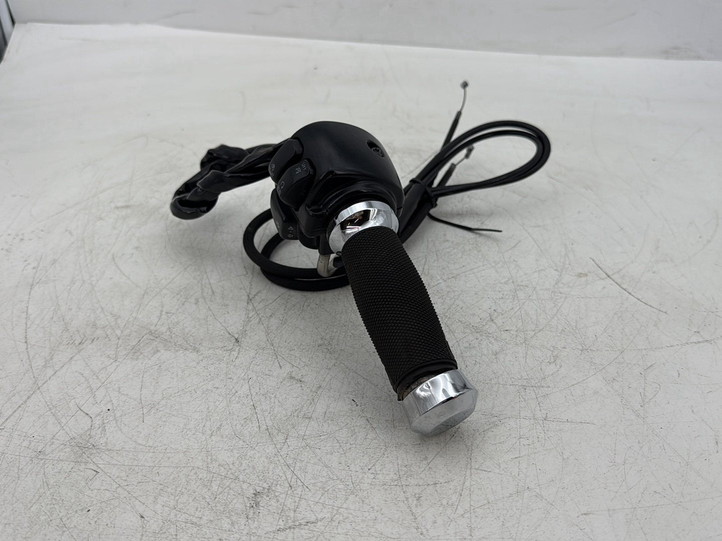 2008 Harley Dyna FXDL Low Rider Anniversary OEM Right Engine Start Kill Switches Controls