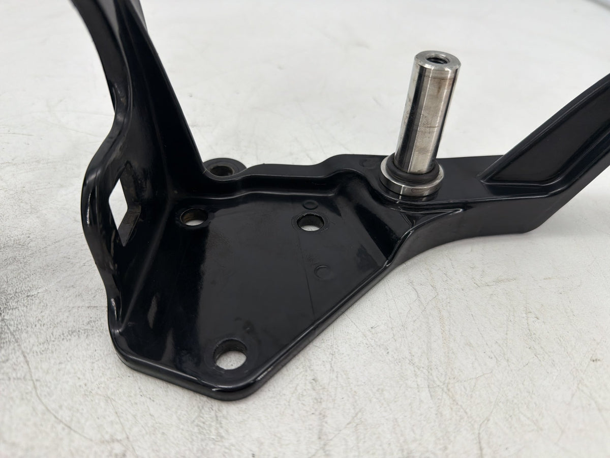 2001 Harley Heritage Softail Classic Left Right Foot Rest Peg Support Bracket