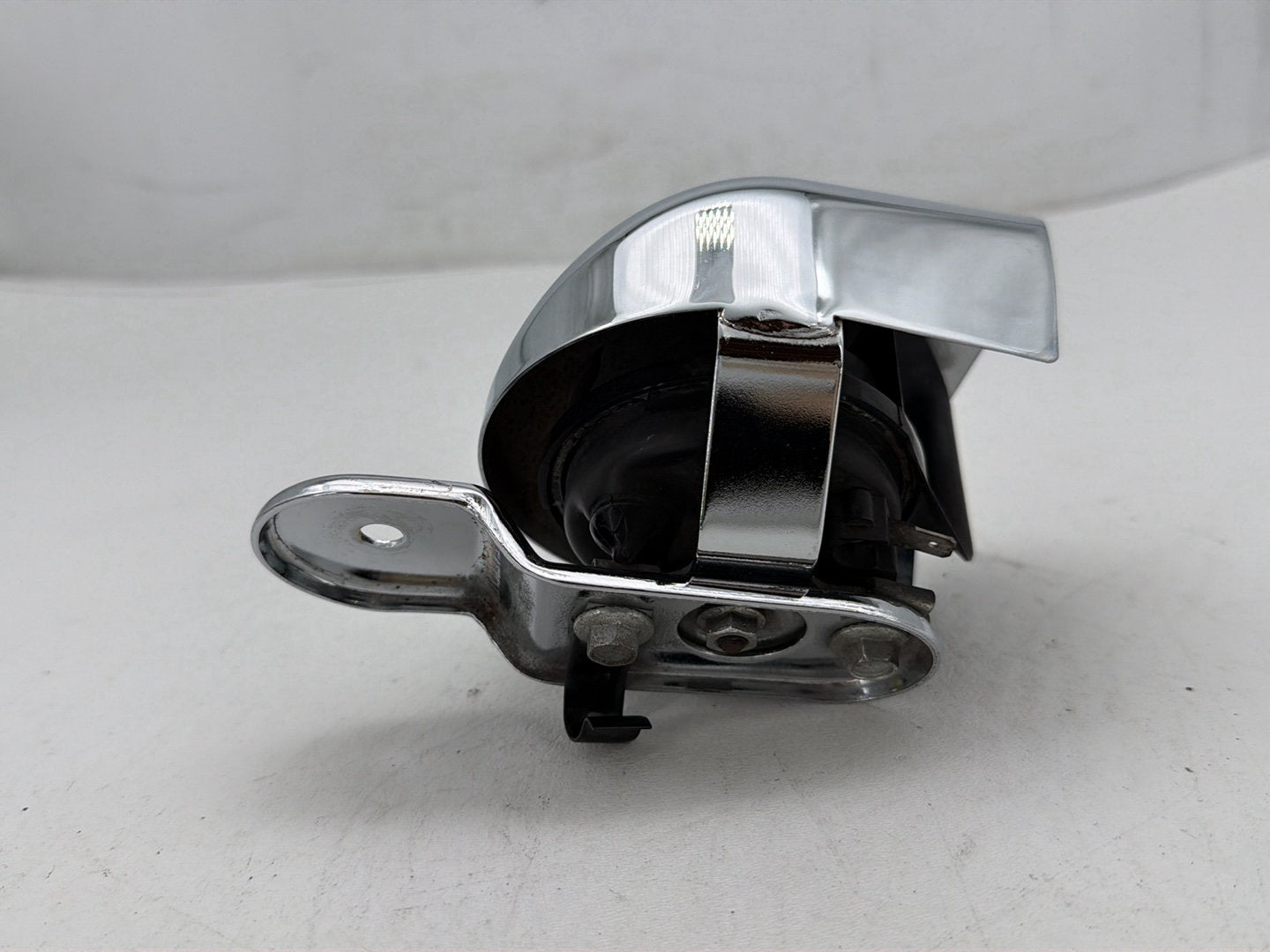 2011 Harley Heritage Softail Classic FLSTC OEM Horn Signal Klaxon Chrome Cover